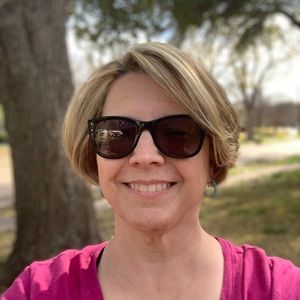 Meet your Posher, Dana